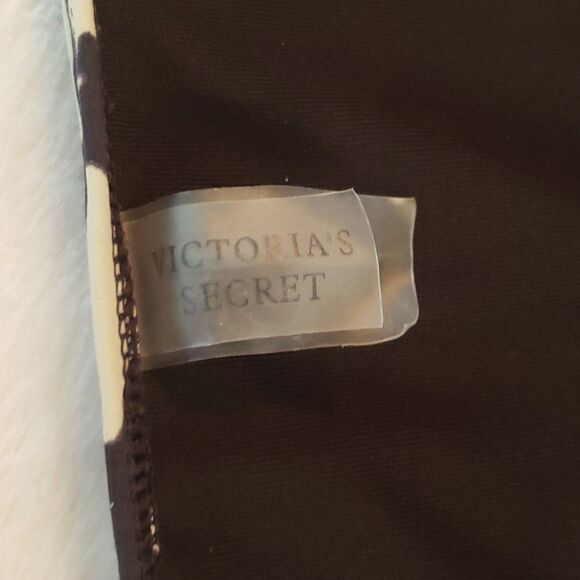 Victoria's Secret Bikini Bottoms - Picture 5 of 6